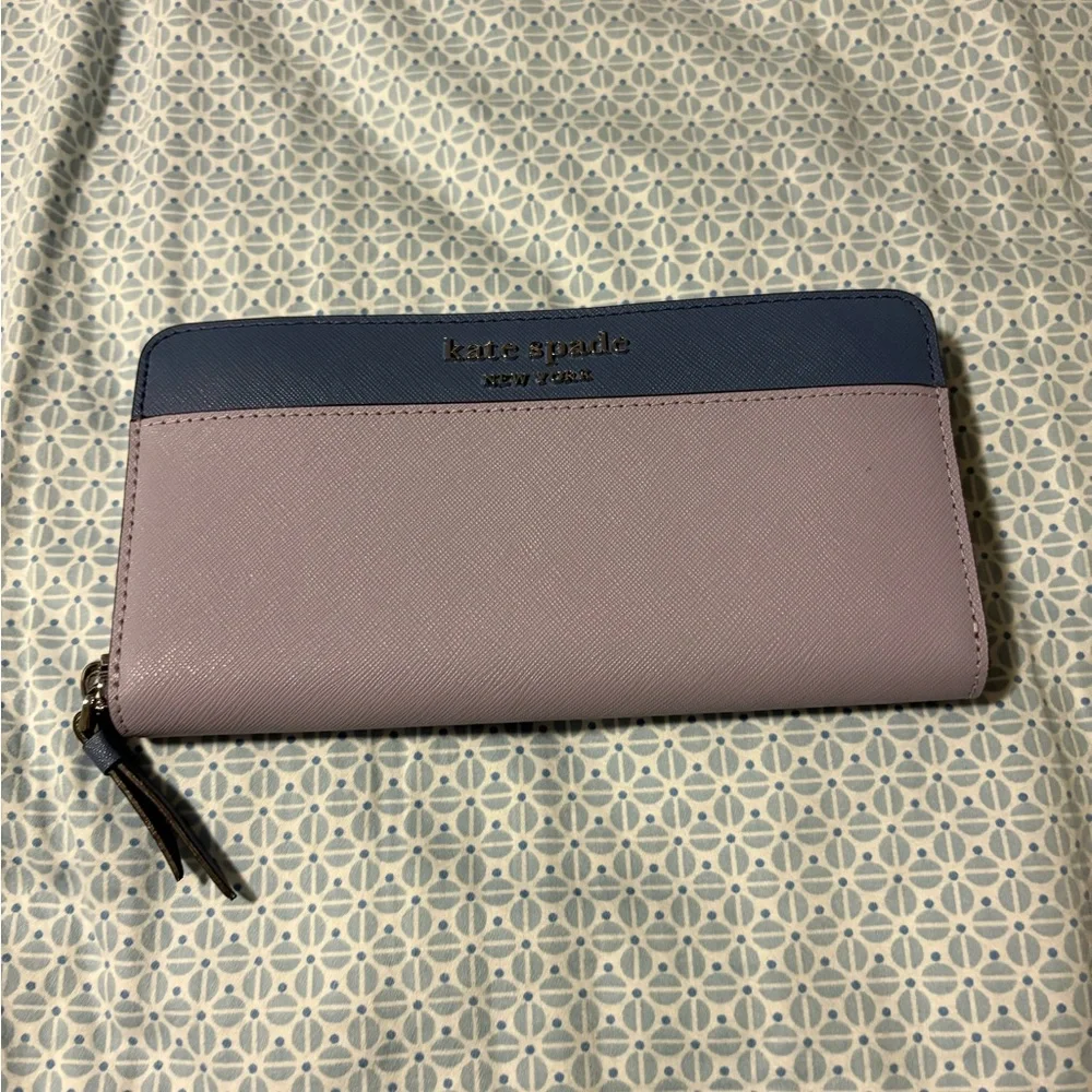 Kate Spade, New York zip around Continental wallet - Picture 1 of 3